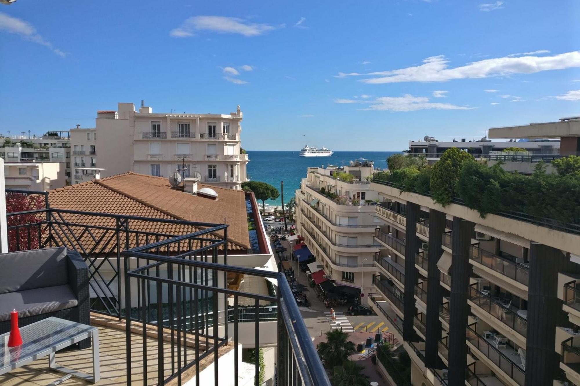 Nice Apartment Last Floor With Terrace And Clear View On The Sea Канны Номер фото